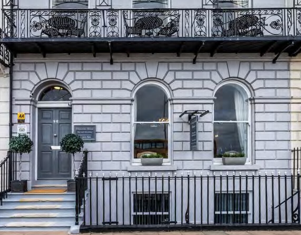 96 The Esplanade, Weymouth for sale Primary Photo- Image 1 of 1