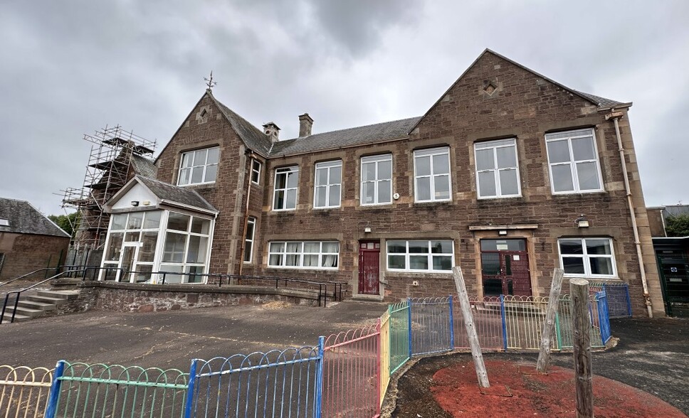 Commissioner St, Crieff for sale - Primary Photo - Image 1 of 8