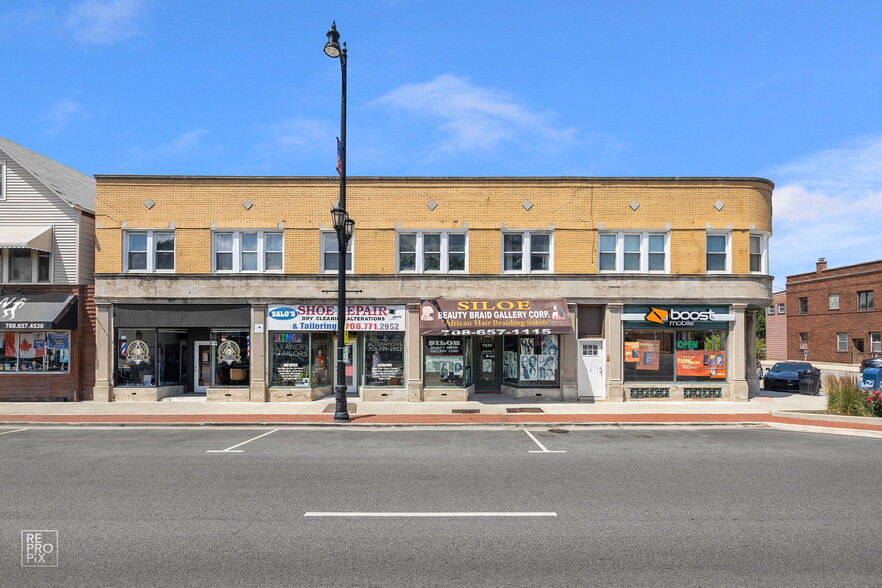 7227-7233 Roosevelt Rd, Forest Park, IL for sale - Building Photo - Image 2 of 13