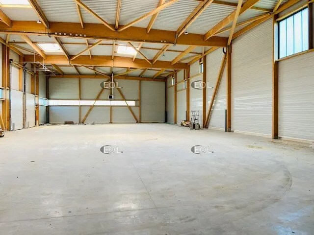 Light Industrial in Collégien to rent Interior Photo- Image 1 of 5