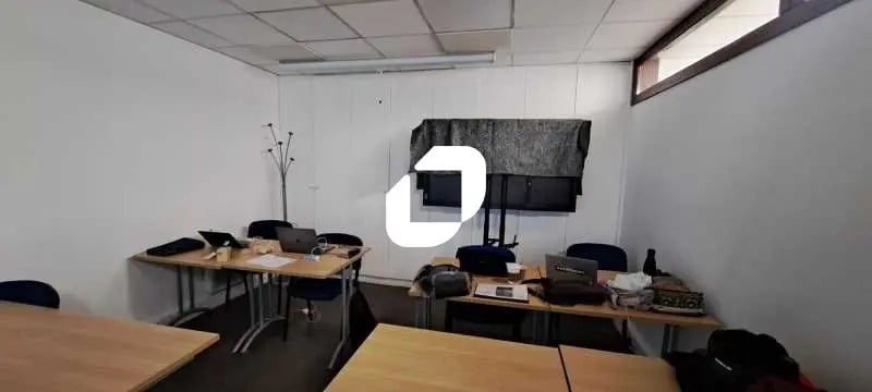 Retail in Paris for sale - Interior Photo - Image 3 of 10