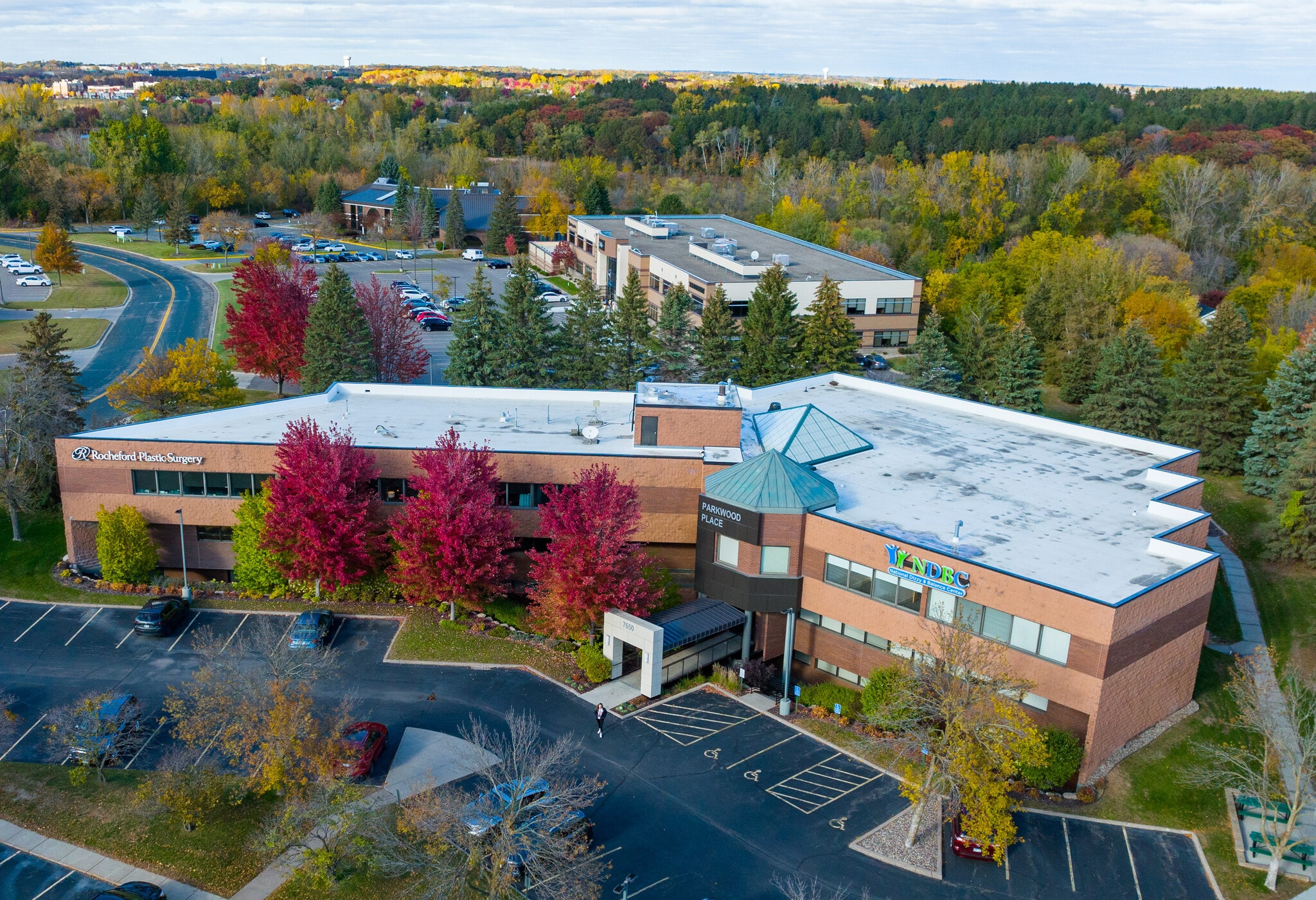 7650 Currell Blvd, Woodbury, MN to rent Primary Photo- Image 1 of 6