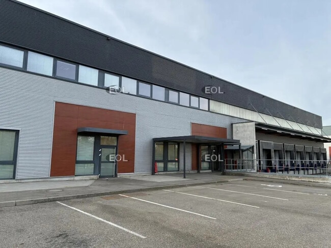 Location Entrepôt 4 648 m²