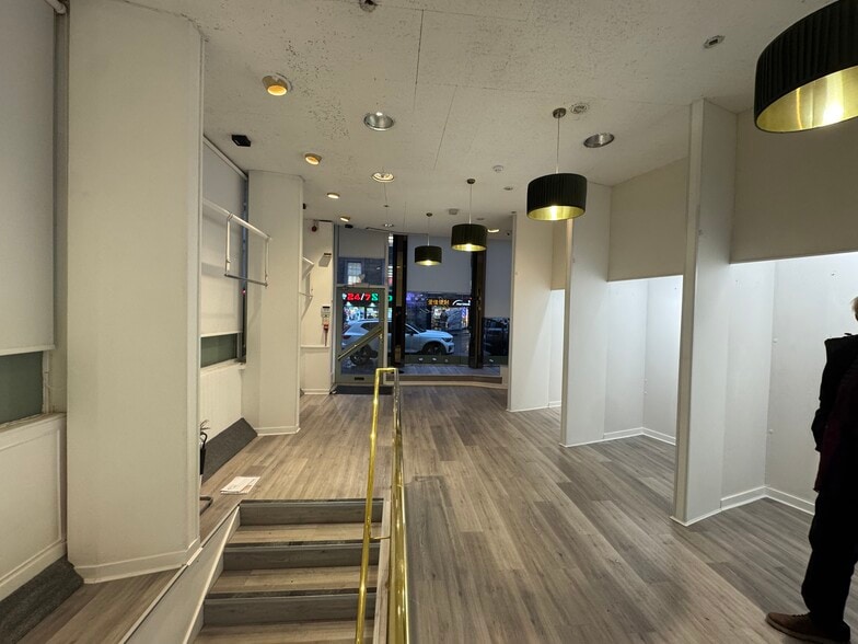 176-182 Hope St, Glasgow to rent - Building Photo - Image 2 of 11