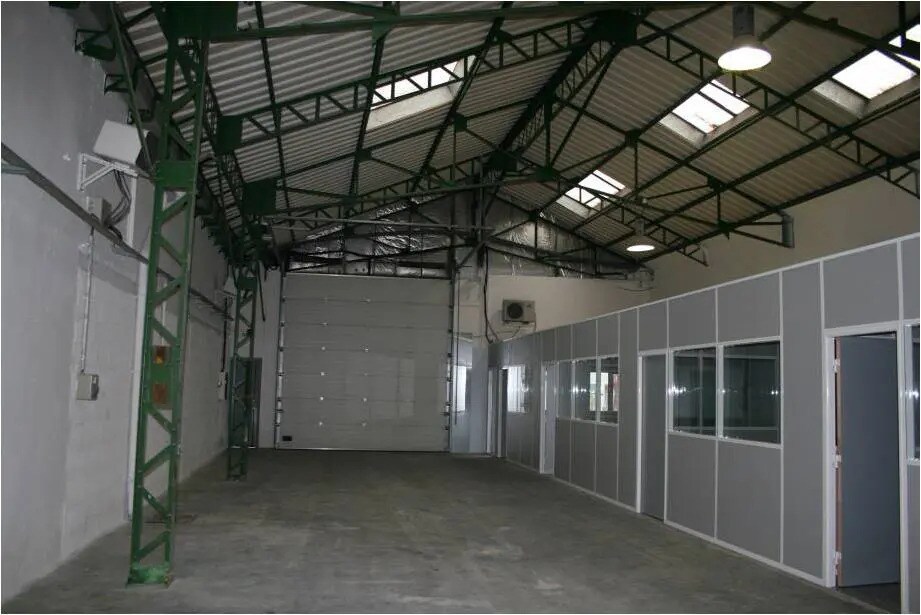 Industrial in Vénissieux to rent Interior Photo- Image 1 of 5