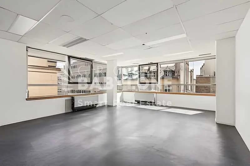 Office in Paris for sale Interior Photo- Image 1 of 15