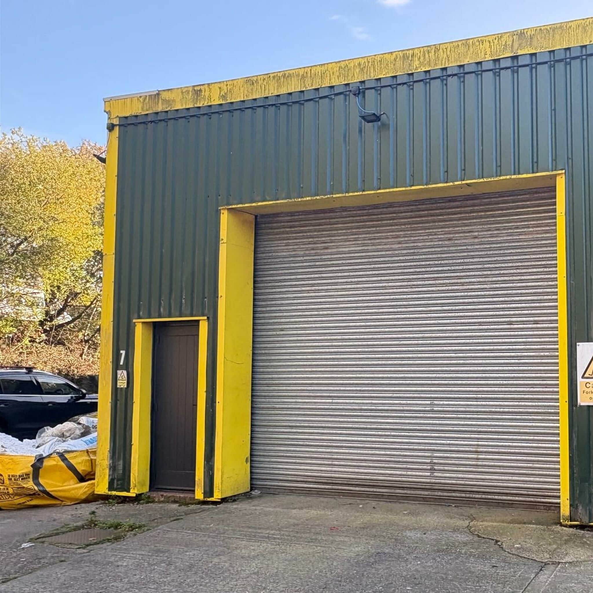Pengam Rd, Aberbargoed to rent Building Photo- Image 1 of 7