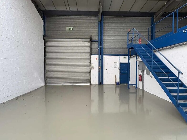 Office in Chassieu to rent - Interior Photo - Image 2 of 12