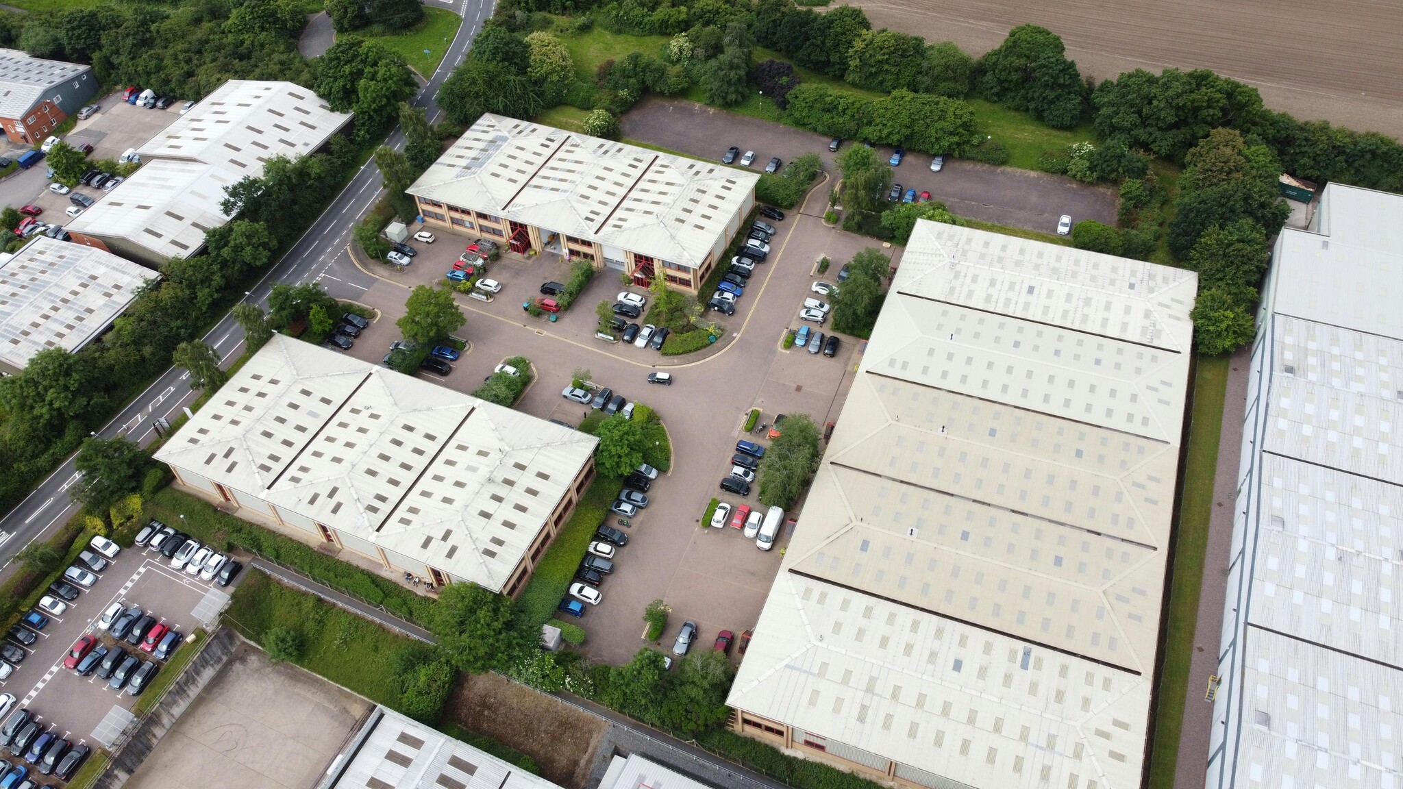 Brownsover Rd, Rugby to rent Building Photo- Image 1 of 10