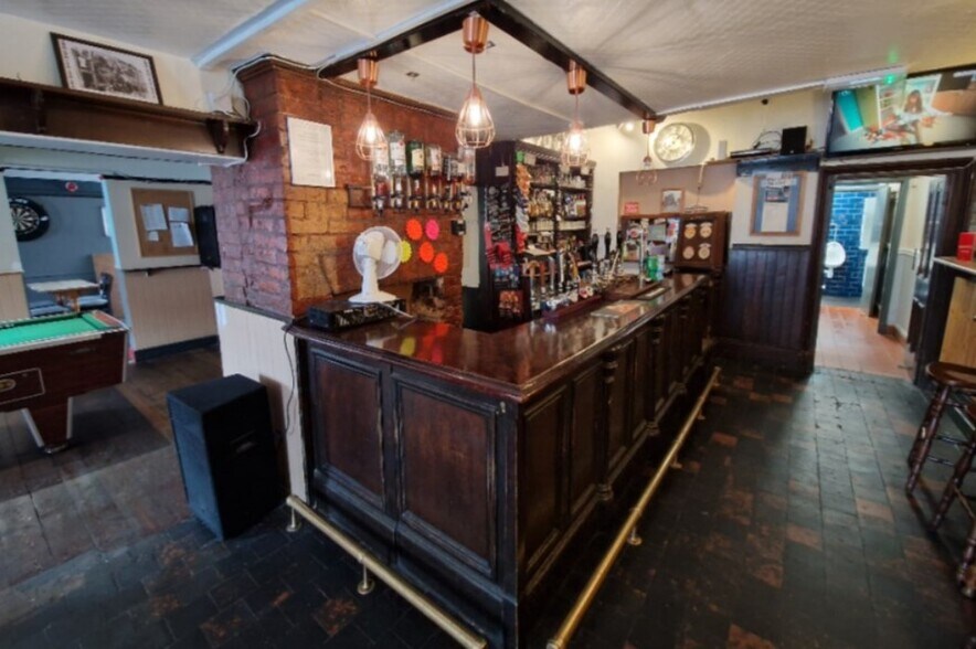 28-30 Lawford Rd, Rugby for sale - Interior Photo - Image 3 of 9