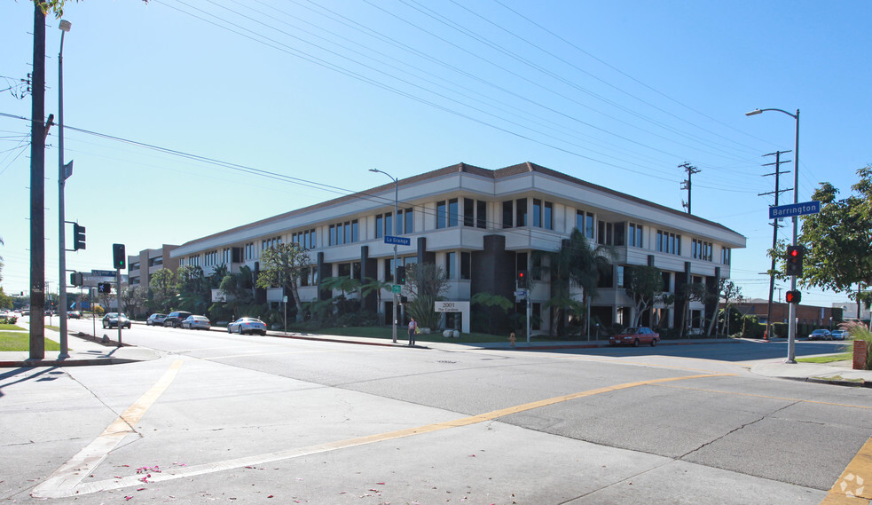 2001 S Barrington Ave, Los Angeles, CA for rent - Building Photo - Image 1 of 10