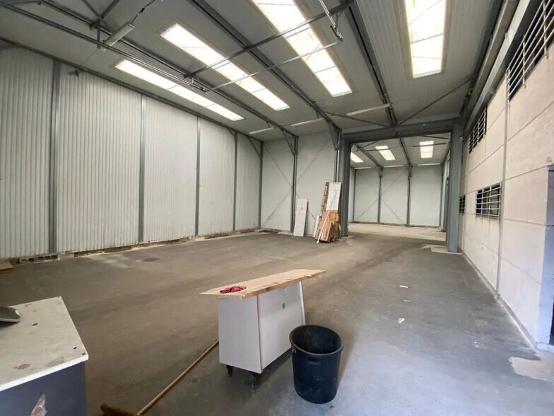 Industrial in La Farlède for sale - Interior Photo - Image 2 of 7