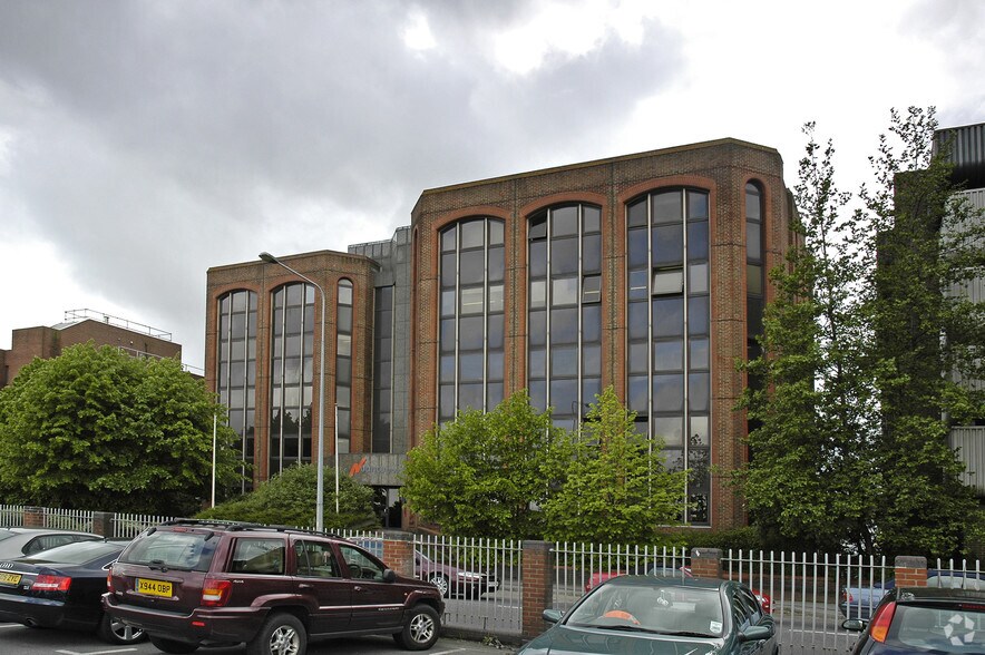 8498 Southampton Rd, Eastleigh SO50 5ZF UK