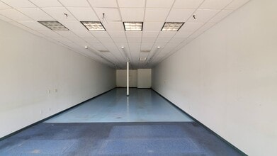 6560 Greatwood Pky, Sugar Land, TX to rent Building Photo- Image 1 of 3