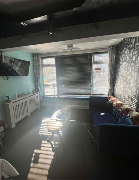 75 Lord St, Blackpool for sale - Interior Photo - Image 2 of 10