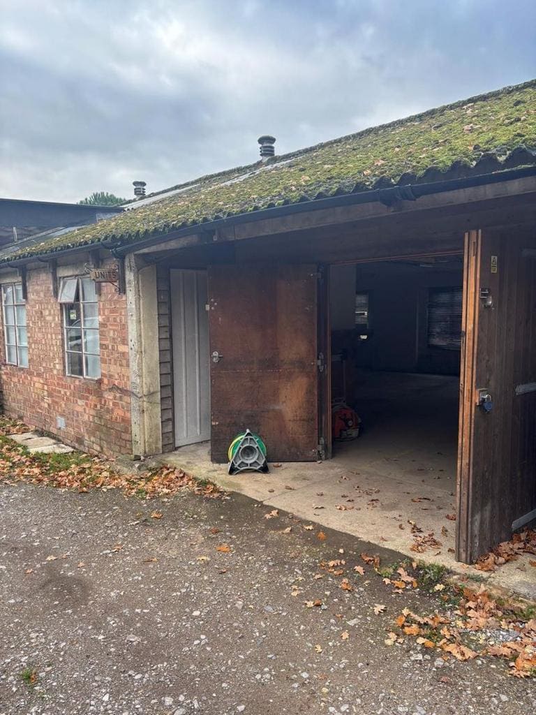 Fittleworth Rd, Billingshurst to rent Primary Photo- Image 1 of 5