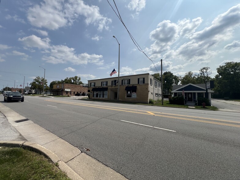 304 W Maple St, New Lenox, IL for rent - Primary Photo - Image 1 of 15