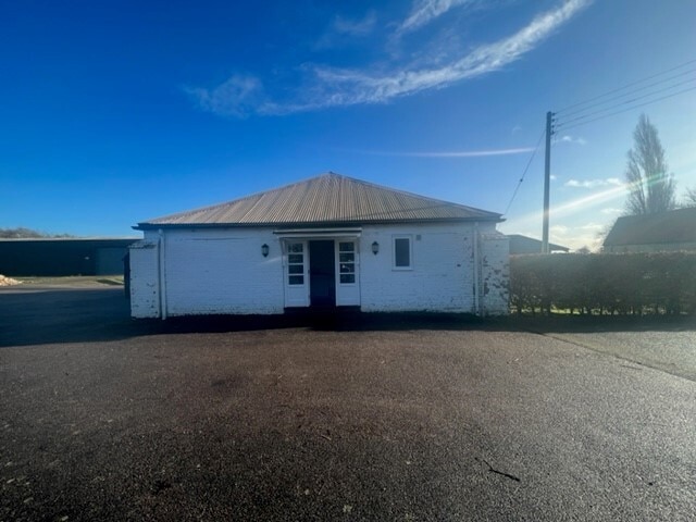 Rickling Hall, Rickling Green, Saffron Walden to rent - Building Photo - Image 3 of 3