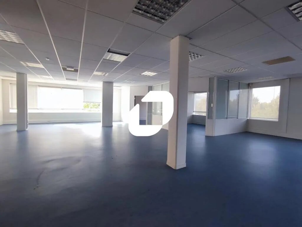 Location Bureaux 280 m² - Photo 1