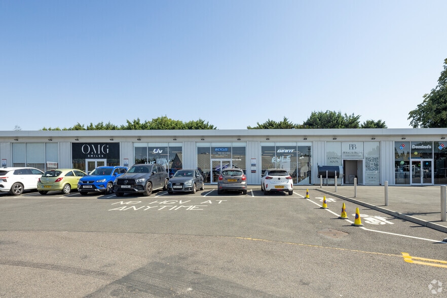 North Orbital Rd, St Albans for sale - Building Photo - Image 2 of 3