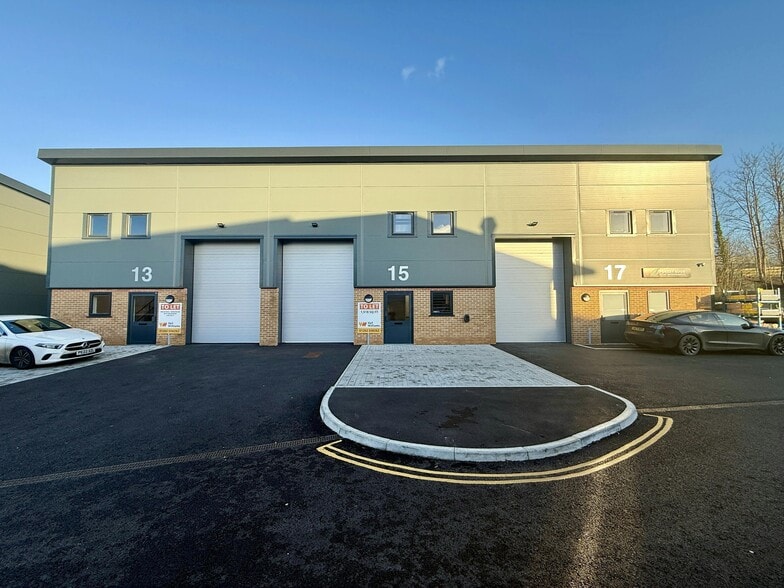 Embankment Way, Ringwood to rent - Building Photo - Image 3 of 16