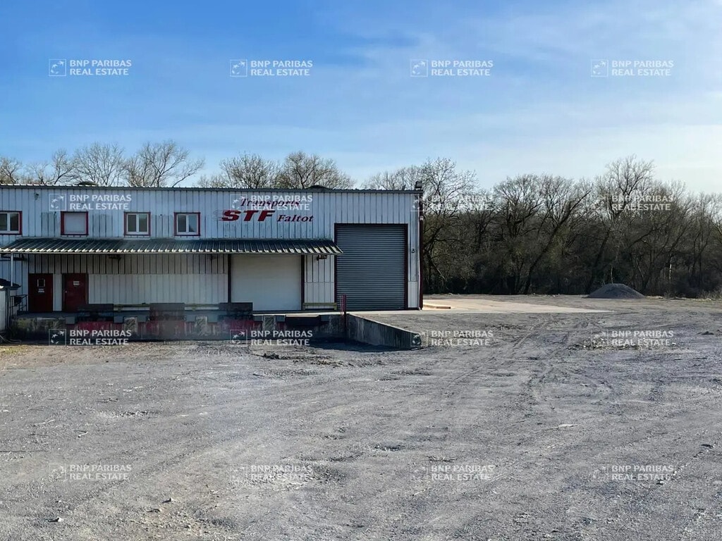Vente Entrepôt 1 275 m² - Photo 1