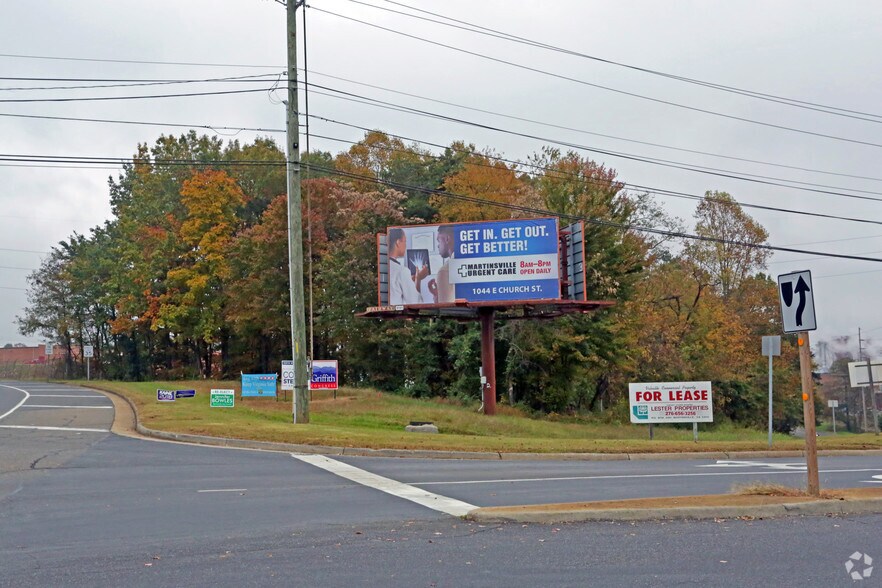 300 E Commonwealth Blvd, Martinsville, VA for sale - Primary Photo - Image 1 of 2