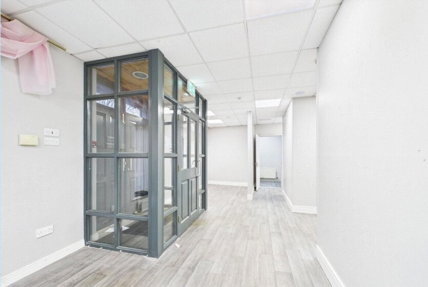 53 Main St, Newry to rent Interior Photo- Image 1 of 5