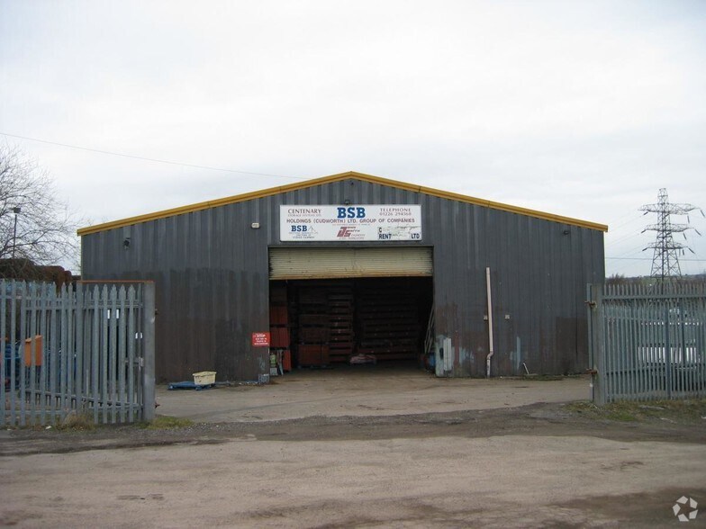 Whaley Rd, Barnsley to rent - Primary Photo - Image 1 of 1