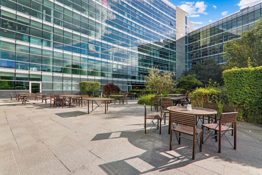 3 Rue Joseph Monier, Rueil-Malmaison to rent - Building Photo - Image 1 of 15