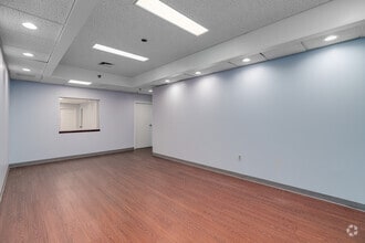 6388 Silver Star Rd, Orlando, FL to rent Interior Photo- Image 2 of 7