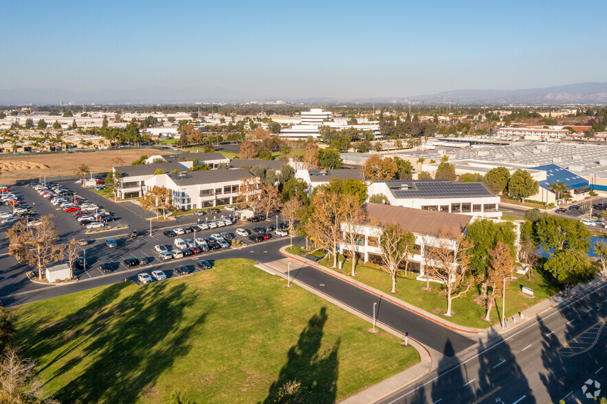 3700 S Susan St, Santa Ana, CA for rent - Building Photo - Image 3 of 19