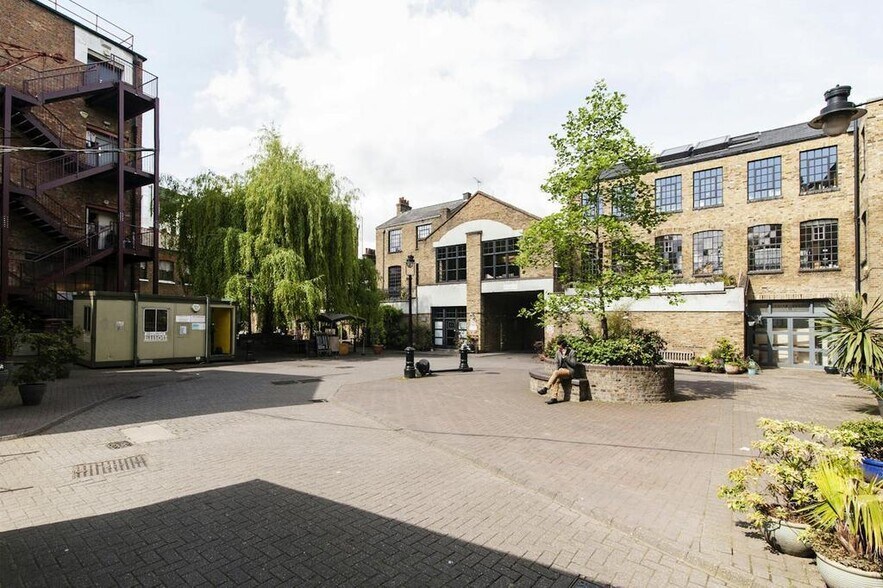 15 Hackney Rd, London for sale - Building Photo - Image 3 of 22