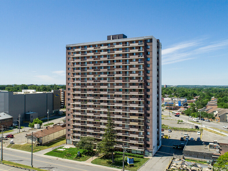 360 Croydon Ave, Ottawa, ON for rent - Building Photo - Image 1 of 18