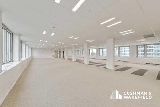 1 Avenue Du Général De Gaulle, Puteaux to rent Interior Photo- Image 1 of 10