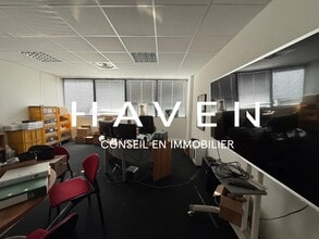 Light Industrial in Marseille to rent Interior Photo- Image 2 of 5