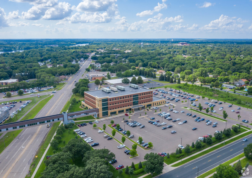 11850 Blackfoot St NW, Coon Rapids, MN for rent - Building Photo - Image 3 of 7