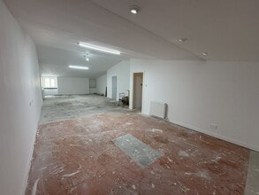 108 Salamander St, Edinburgh to rent Interior Photo- Image 2 of 8