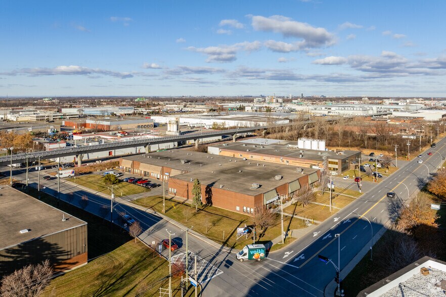 93-97 Boul Hymus, Pointe-claire, QC to rent - Aerial - Image 3 of 3