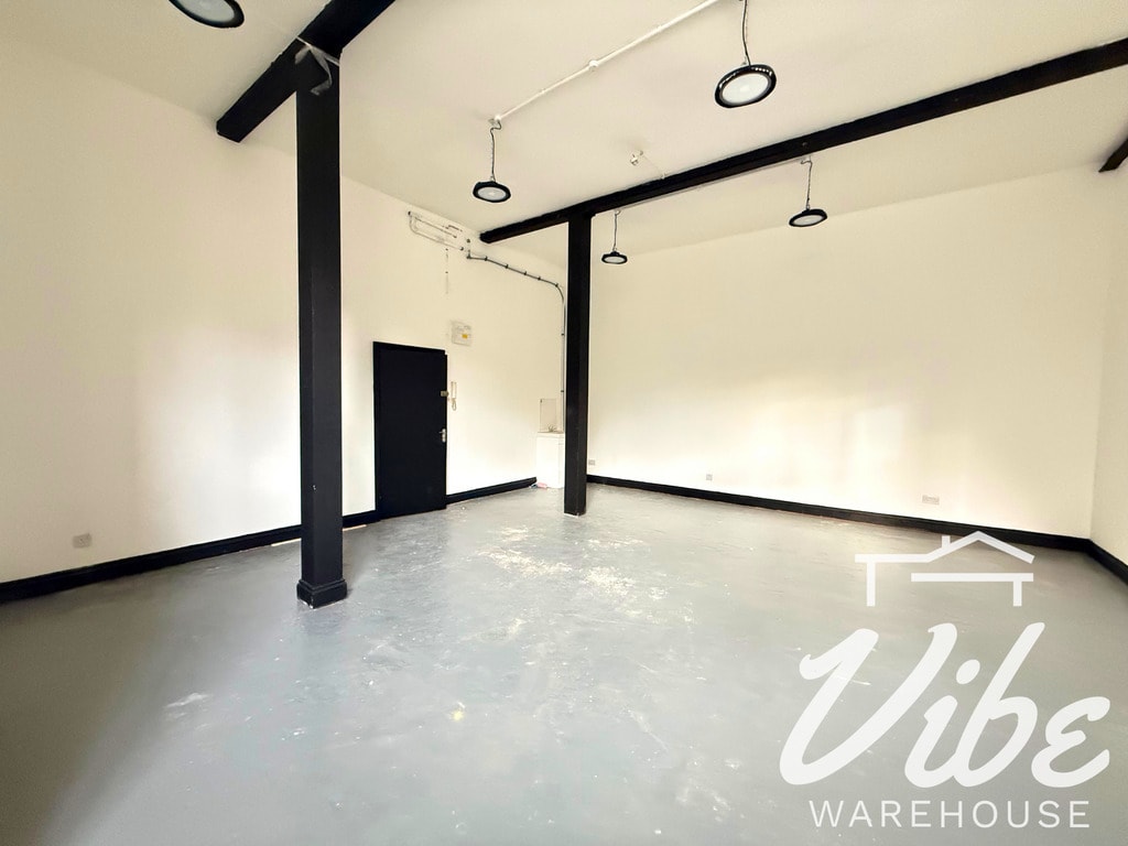 Fountayne Rd, London to rent Building Photo- Image 1 of 6