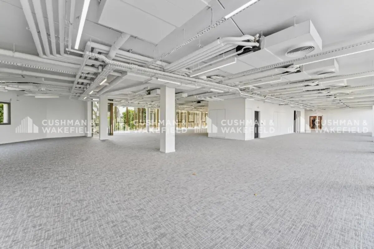 Office in Boulogne-Billancourt to rent Interior Photo- Image 1 of 2