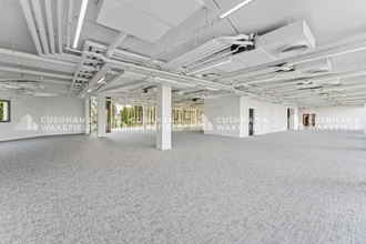 Office in Boulogne-Billancourt to rent Interior Photo- Image 1 of 2