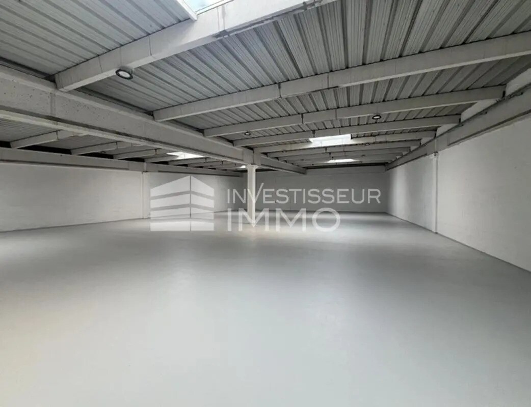 Industrial in Coignières for sale Interior Photo- Image 1 of 4