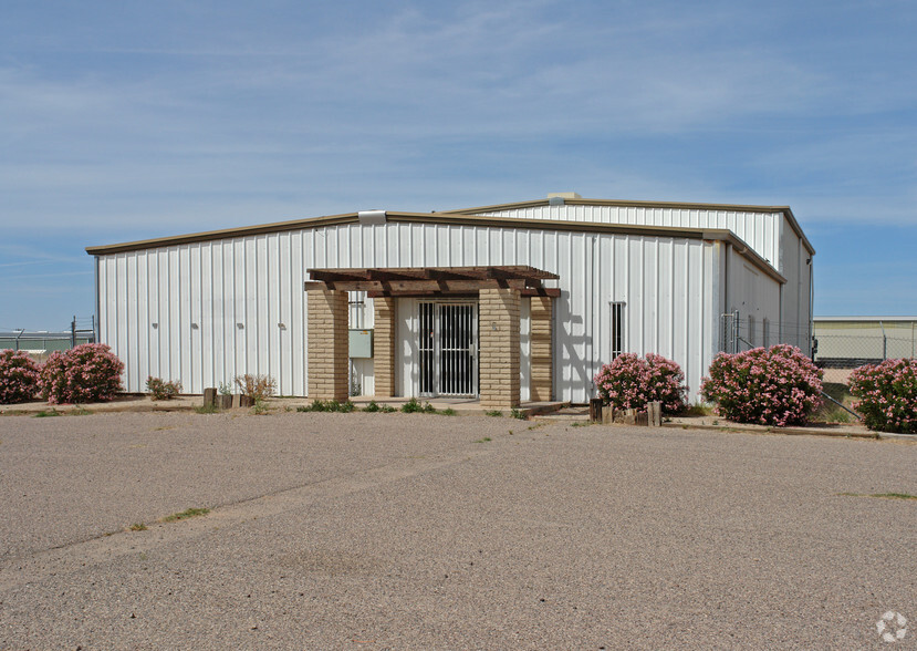 1162 W Gila Bend Hwy, Casa Grande, AZ for rent - Building Photo - Image 1 of 3