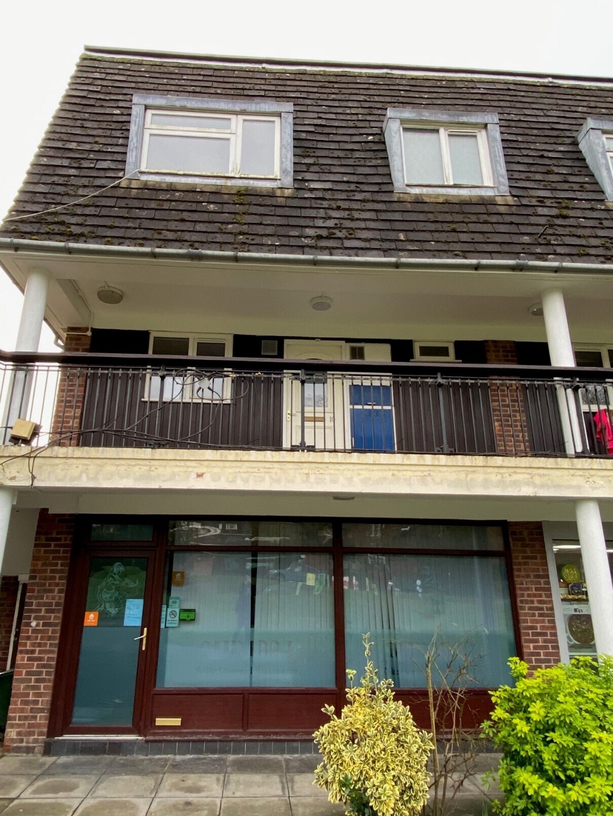 4-6 Crossfield, Fernhurst for sale Primary Photo- Image 1 of 1