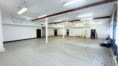 Mill St, London to rent Interior Photo- Image 2 of 5