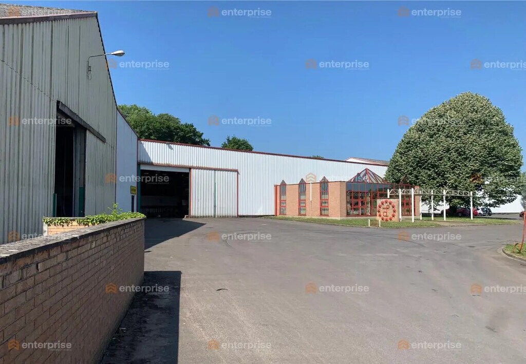 Vente Local d'activités 8 000 m² - Photo 1