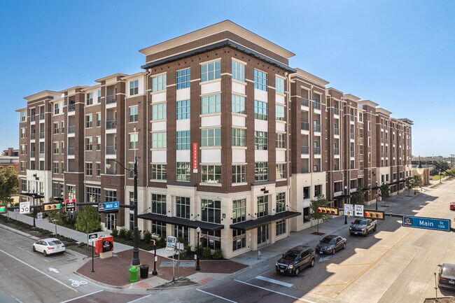 More details for 100 E Main St, Lewisville, TX - Office / Retail, Retail to Rent