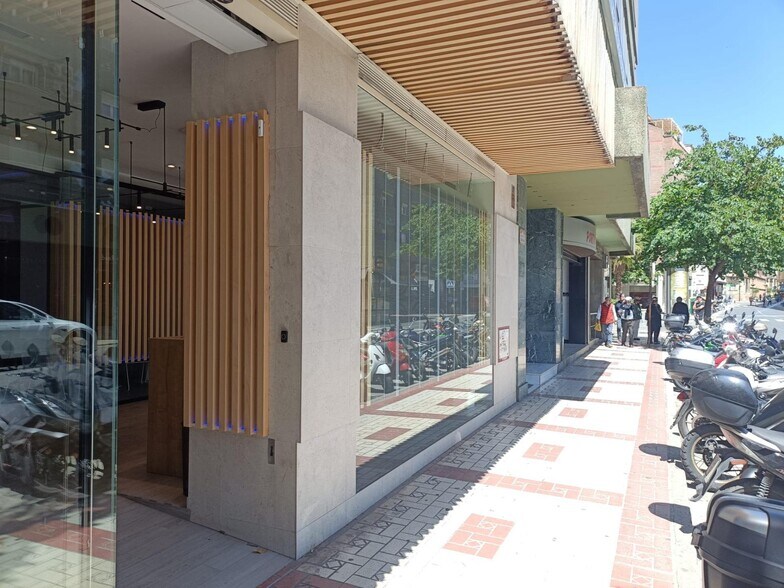 Retail in Granada, Granada to rent - Building Photo - Image 2 of 19