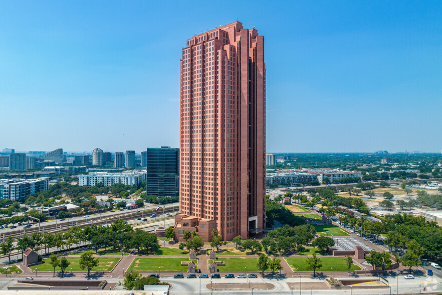 2711 N Haskell Ave, Dallas, TX for rent - Aerial - Image 2 of 24